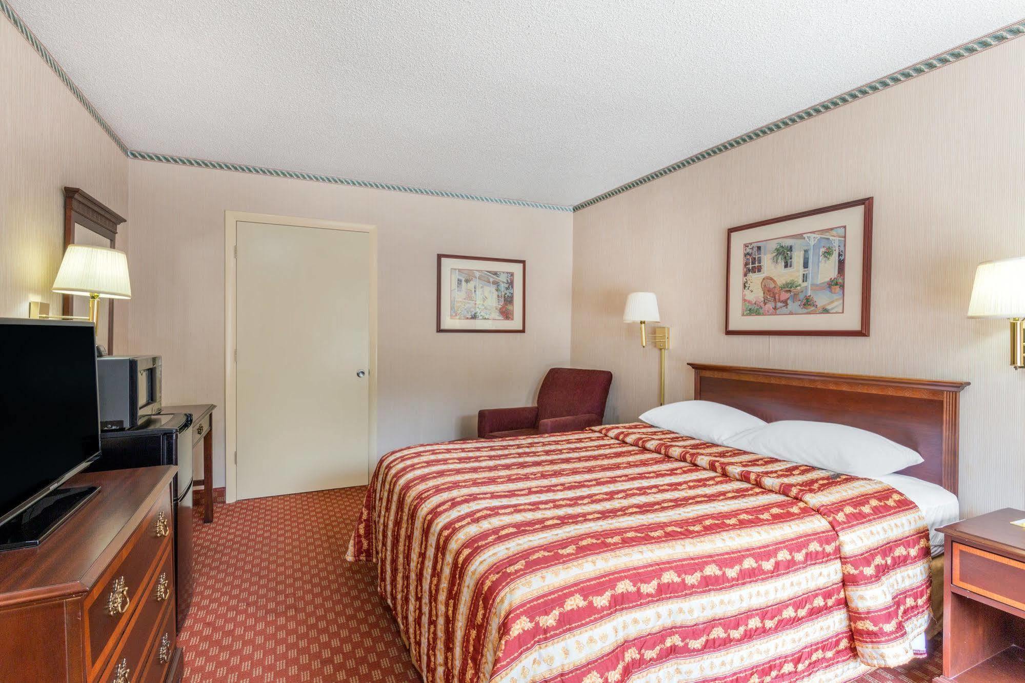 Days Inn By Wyndham Lexington Exterior photo